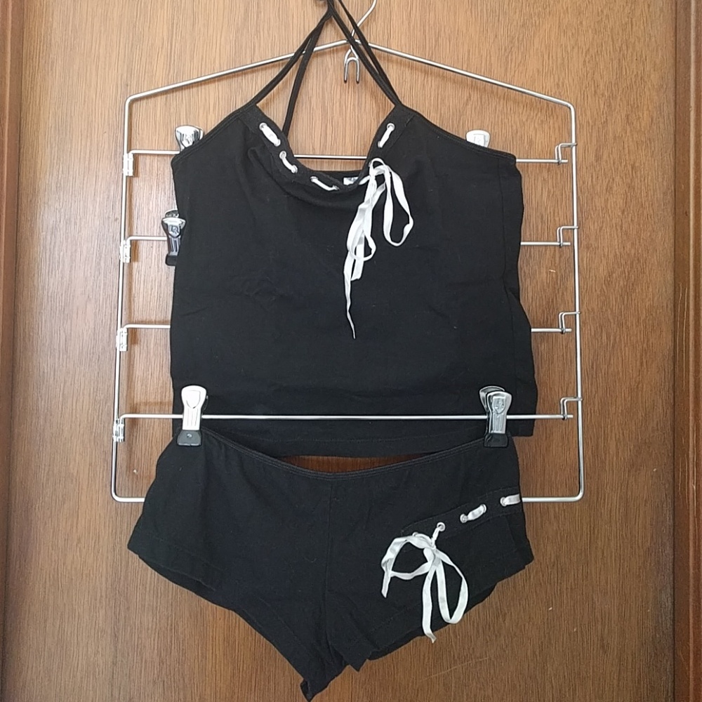 Spaghetti strap shirt and short shorts with ties